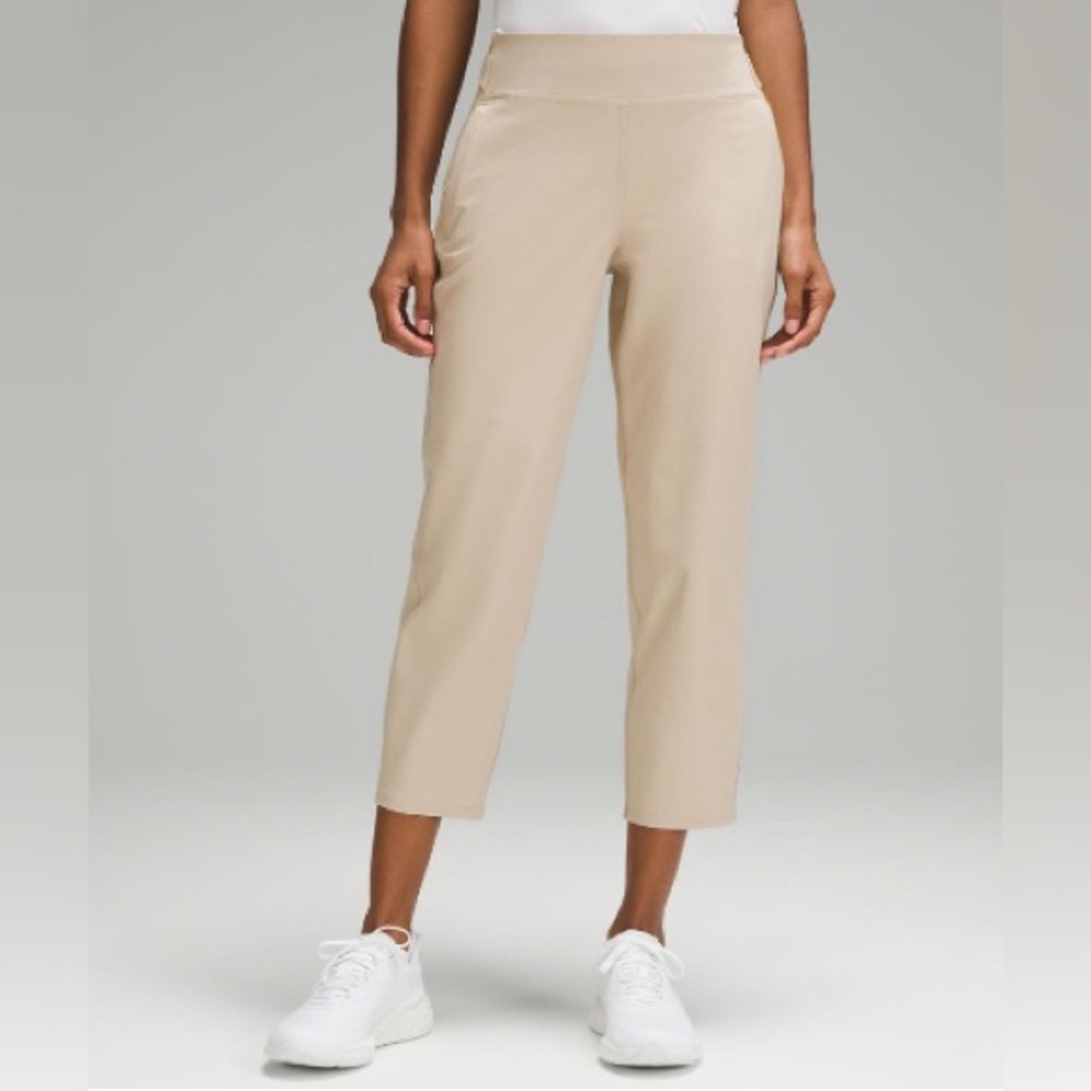 Lululemon Warpstreme Mid Rise Golf crop 24”